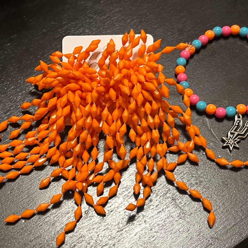 Make a statement with these beauties. They’re light weight and so pretty! 🧡🧡